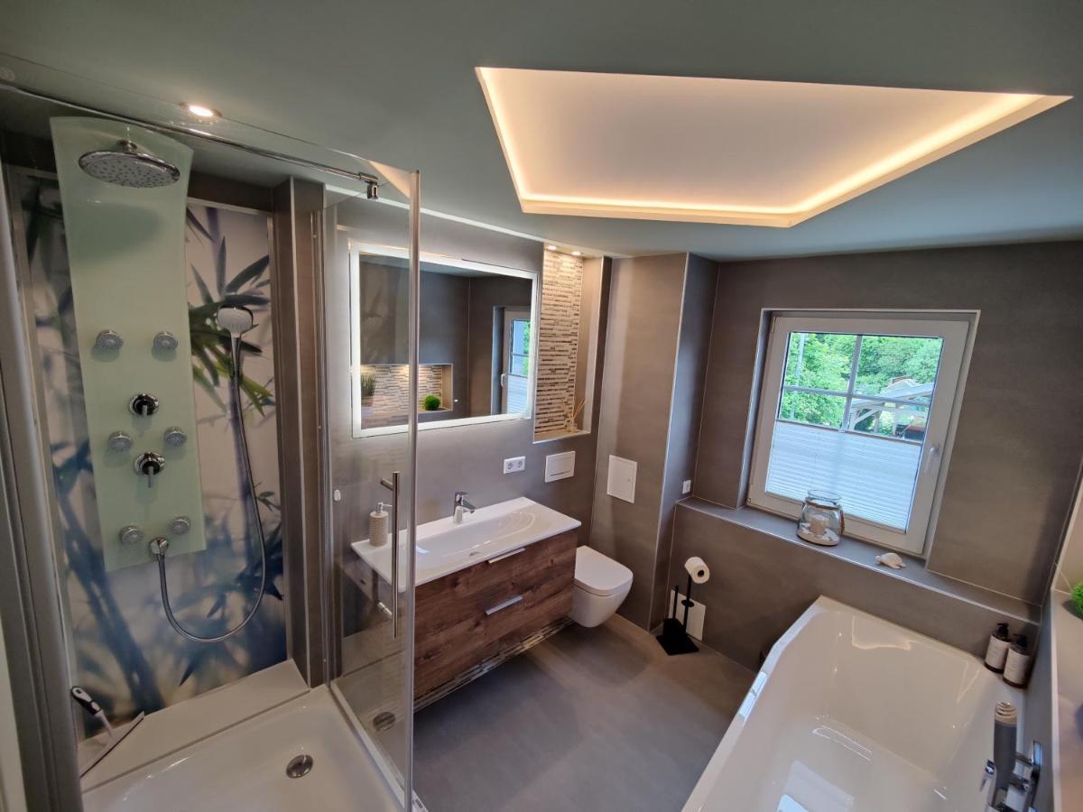 Ferienhaus Villa Adelsberg Mit Dachterrasse In Zentraler Lage Fuer Bis Zu 10 Personen Chemnitz Exteriör bild