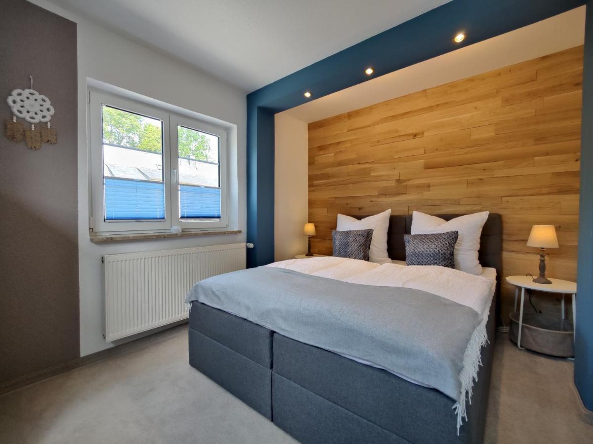 Ferienhaus Villa Adelsberg Mit Dachterrasse In Zentraler Lage Fuer Bis Zu 10 Personen Chemnitz Exteriör bild