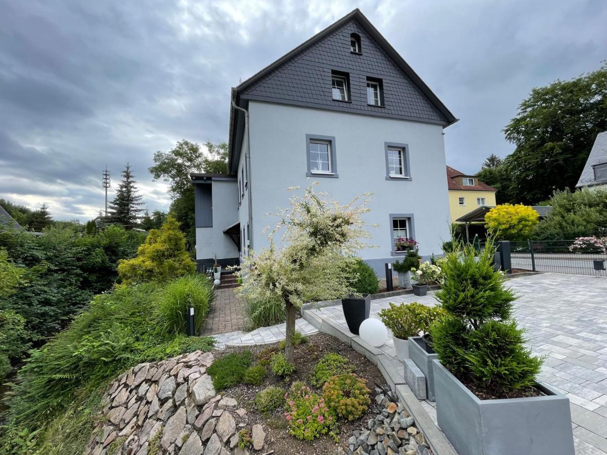 Ferienhaus Villa Adelsberg Mit Dachterrasse In Zentraler Lage Fuer Bis Zu 10 Personen Chemnitz Exteriör bild
